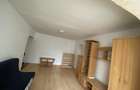 Ofer spre inchiriere apartament 2 camere, semidecomandat, zona Zamca, utilat, centrala termica, termopane, etaj 1. Pret 300 euro + o garantie. - 3
