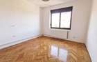 Apartament cu GARAJ propriu si ACOPERIS NOU.