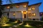 LIVE! Casa cu arhitectura traditionala, curte spatioasa, foisor, Rucar - 9