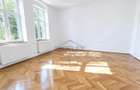 APARTAMENT 3 CAMERE 2 BAI CLADIRE ISTORICA
