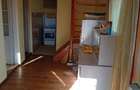 Casa cu 3 camere ?i pivni?a, curte mare