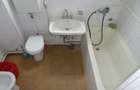 Apartament 2 camere decomandat, etaj intermediar, zona Romanilor, centrala pe gaz