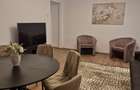 Inchiriez apartament 3 camere central cu priveliste spre Cris