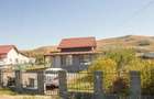 Casă cu Teren 1035 Mp în Căianu