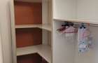 Inchiriez apartament cu doua camere in Comanesti