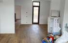 Apartament 5 camere în vila, etaj 1 j și mansarda - 4