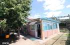 Inchiriez casa 2 camere + teren, zona Filesti
