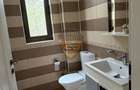 Vila Lux 5 camere P+1 210mp Lazu, 3 bai, 2 parcari, curte 500mp ansamb