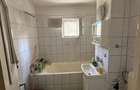 Apartament cu 3 camere, et. 2 din 4, Bul. Independentei , Micro 17 - 3