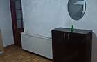 Inchiriez apartament decomandat