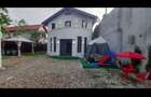 Casă cu 4 camere cu Teren 300 Mp în Ferentari - 2