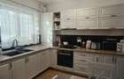 Apartament 4 cam la vila insiruita