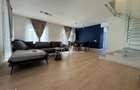 Casa tip duplex la cheie.