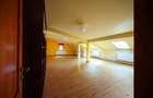 CASĂ CU TEREN 262 MP ȘI SPAȚIU COMERCIAL – SECTOR 4, BUCUREȘTI - 13
