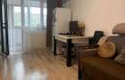 Ofer spre inchiriere apartament cu 2 camere.