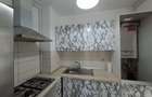 Inchiriez apartament 2 camere Cosmopolis etaj 1 - 2