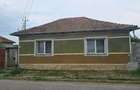 Vand casa loc SUMUGIU, sc 200 mp , parte casa noua la rosu , teren 2670 mp, la sosea, front mare
