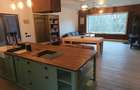 Casa Breaza, stil norvegian(Adunati), 3 ani vechime, din lemn masiv, teren 3865mp,1,5 ore pana la Bucuresti, piscina incalzita, sera sticla,, magazie
