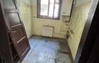 Primăverii, etaj 1/3, decomandat, 2 balcoane