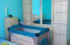 De vanzare - apartament cu 3 camere ?i curte
