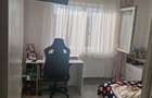 Vand apartament 3 camere situat in Stei Str Andrei Muresanu 1a ap 18.