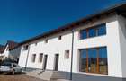 Duplex de vanzare cu teren de aproximativ 300 m2 teren posibilitate de 2 garaje