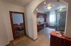 Apartament 3 camere de inchiriat Decomandat, Etaj 1, Zona Dezrobir