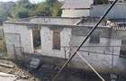 Vand constructie la rosu . 750 mp teren intravilan