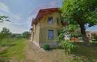 Casă / Vilă cu 5 camere de vânzare - 1