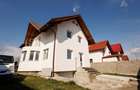 Casa spatioasa cu etaj si curte în Ghimbav - 2