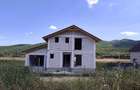 Casă cu Teren 450 Mp în Șard