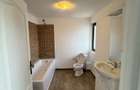 Casa cu 4 camere de inchiriat in suburbie