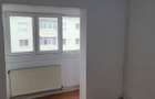 Apartament cu balcon, 3 camere, terasa la etajul 4