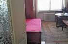 Apartament cu trei camere de vanzare in cart. Rodnei