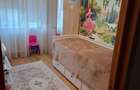 Se ofera spre vanzare un apart. spatios cu o suprafata de 65 mp, 3 cam. decomandate, et. 1, 2 bai, ideal atat pentru locuit, cat si pentru investitie - 5