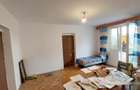 Ultracentral, trei camere, doua bai, balcon, zona centrala, etajul patru, Hunedoara. - 2