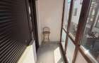 Casa cu 4 camere, mansarda ?i curte urbana