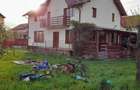 Inchiriez casa cu 3 dormitoare, doua bai, living generos, mobilata si utilata complet. Terasa cu beci dedesubt, teren 800 mp - 3
