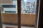 Ap. 2 camere decomandate, cu parcare, in spate la VIVO - 5