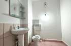 Apartament cu 3 camere semidecomandat în Titan
