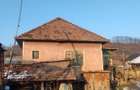 vand casa la tara cu anexe si pamant in spatele casei - 4