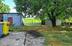 Casă cu 3 camere cu Teren 2700 Mp în Central - 2