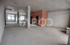 Spatiu comercial open space generos stradal cu vitrine Turnisor Sibiu - 2
