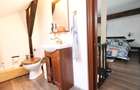 Vanzare apartament in vila, singur curte cu intrare separata totul pus la punct - 3