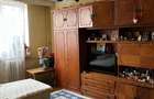 Proprietar,vand apartament 3 camere ,zona Banat ,in apropierea centrelor de interes : piata ,scoala ,statie de autobuz .Etaj 2 - 2