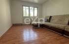 Vanzare 2 camere curat liber decomandat et 3 central Gaesti