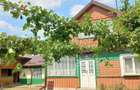 De vanzare: Casa batraneasca locuibila imediat + 2200 mp teren (potential gradina/livada) - 4