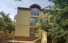 Casă cu 6 camere cu Teren 153 Mp în Exterior Vest