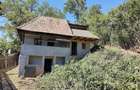 De vanzare CASA (2 corpuri) si teren (curte) - 4