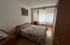 Proprietar, închiriez apartament cu 3 camere, central, mezanin - 4